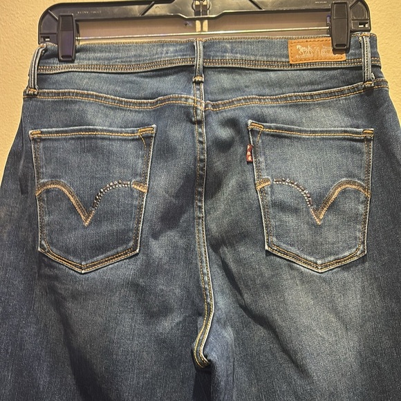 Levi's Women's Blue Jeans - Picture 4 of 6
